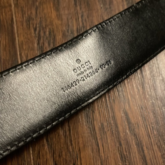 Gucci Embossed Logo Belt - Picture 4 of 6